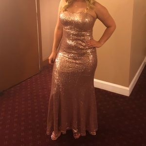 Rose Gold gown 🌙